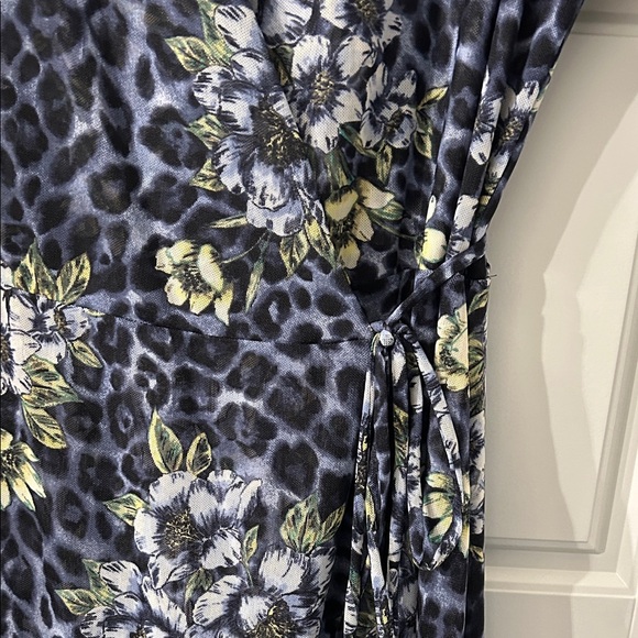 White House Black Market Floral Wrap Dress - Picture 5 of 5